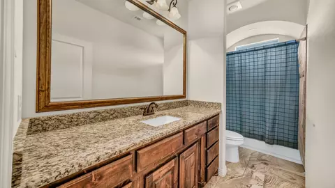 Bath - 136 Spring Meadow Dr, Springtown, TX 76082 photo 3 of 3
