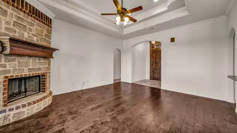 Living - 136 Spring Meadow Dr, Springtown, TX 76082 photo 3 of 5
