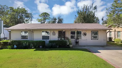 1806 Pleasant Run Rd, Carrollton, TX 75006