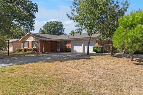 1353 Harrison Ln, Hurst, TX 76053