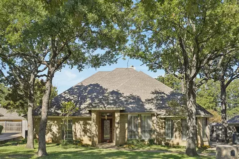 2209 Sand Creek Ct, Arlington, TX 76006