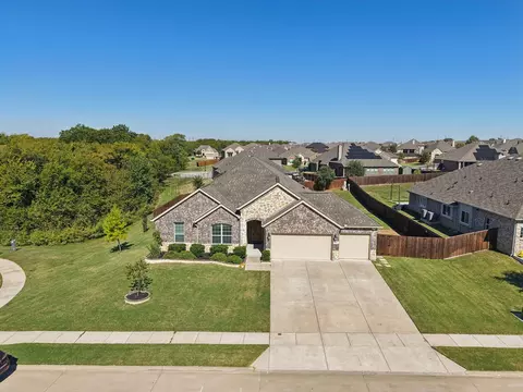 601 Lakewood Ave, Oak Point, TX 75068