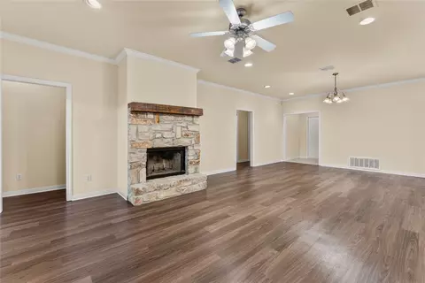 Living - 3005 Pinto Loop, Robinson, TX 76706 photo 7 of 8