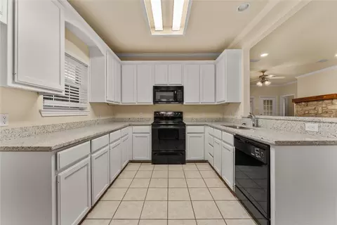 Kitchen - 3005 Pinto Loop, Robinson, TX 76706 photo 3 of 3