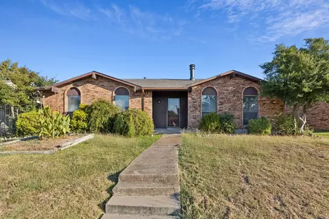 8505 Woodside Rd, Rowlett, TX 75088