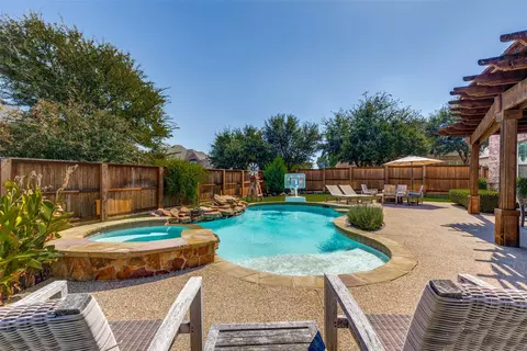 Exterior - 9155 Calvert Rd, Lantana, TX 76226 photo 7 of 7