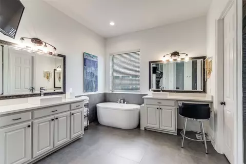 Bath - 9155 Calvert Rd, Lantana, TX 76226 photo 1 of 3