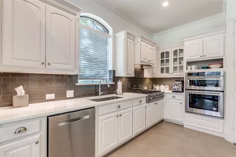 Kitchen - 9155 Calvert Rd, Lantana, TX 76226 photo 5 of 5