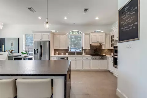 Kitchen - 9155 Calvert Rd, Lantana, TX 76226 photo 1 of 5
