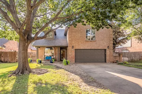 3329 Moss Creek Dr, Grapevine, TX 76051