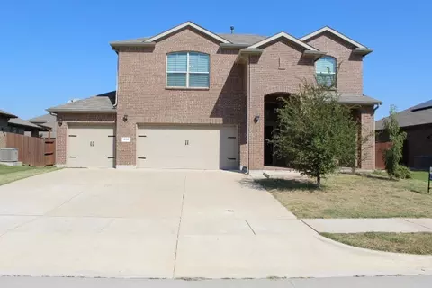 540 Redding Dr, Saginaw, TX 76131