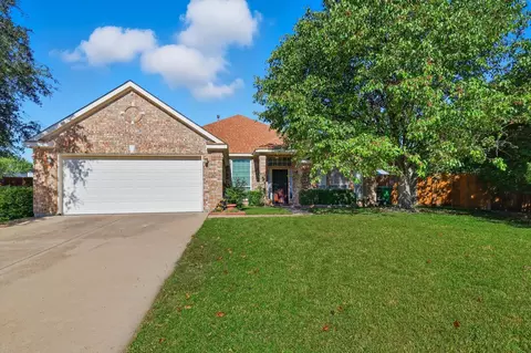 5001 Blanco Dr, Haltom City, TX 76137