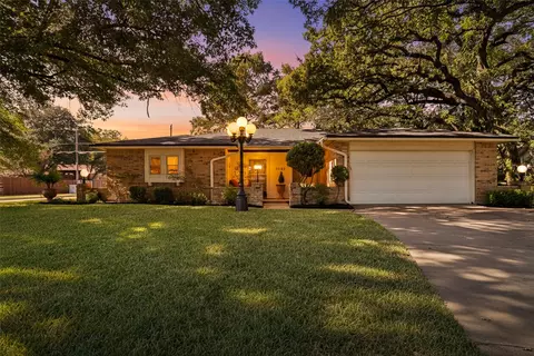 3905 Firethorn Dr, Arlington, TX 76017