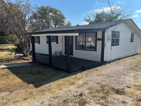 402 E Davis Ave, Alvarado, TX 76009