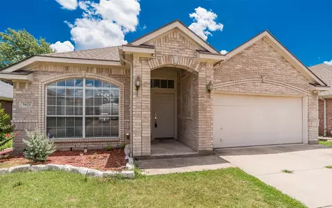 5621 Creekhollow Dr, Arlington, TX 76018
