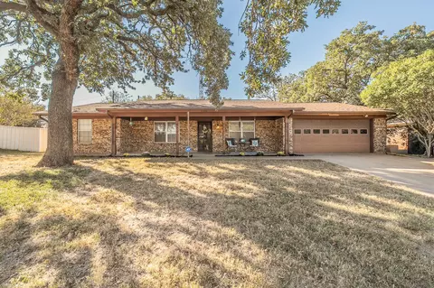 2906 SE 5th St, Mineral Wells, TX 76067