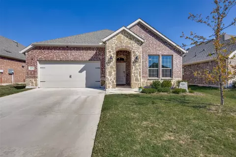 2918 Jasper Trl, Aubrey, TX 76227