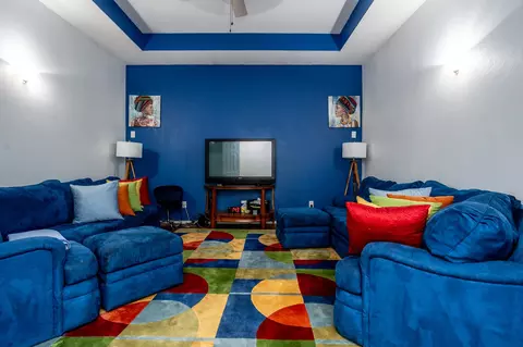 Living - 928 Trinity Dr, Lancaster, TX 75146 photo 4 of 6