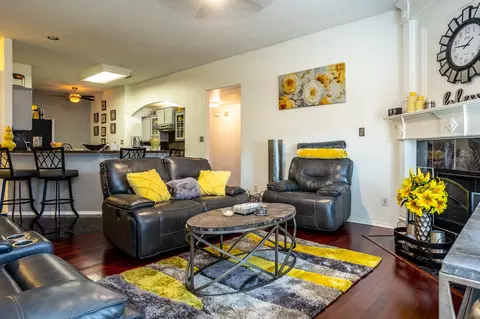 Living - 928 Trinity Dr, Lancaster, TX 75146 photo 3 of 6