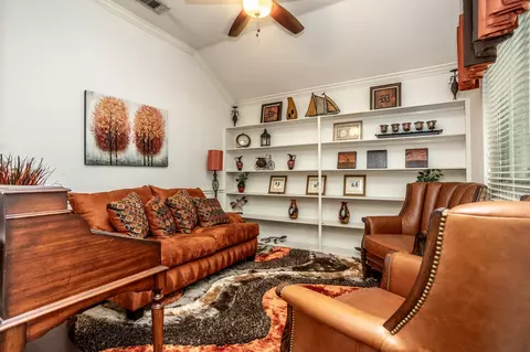 Other - 928 Trinity Dr, Lancaster, TX 75146 photo 2 of 5