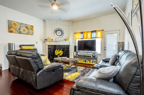 Living - 928 Trinity Dr, Lancaster, TX 75146 photo 2 of 6