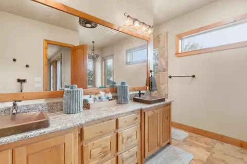 Bath - 735 Gresham Ln, Jacksboro, TX 76458 photo 1 of 5