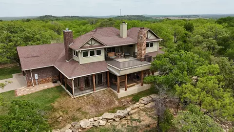 735 Gresham Ln, Jacksboro, TX 76458