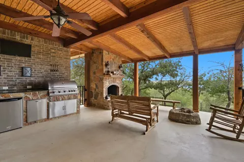 Exterior - 735 Gresham Ln, Jacksboro, TX 76458 photo 4 of 7