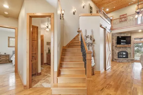 Entry Way - 735 Gresham Ln, Jacksboro, TX 76458 photo 1 of 2