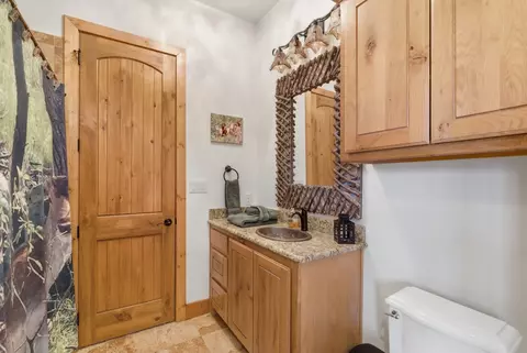 Bath - 735 Gresham Ln, Jacksboro, TX 76458 photo 4 of 5