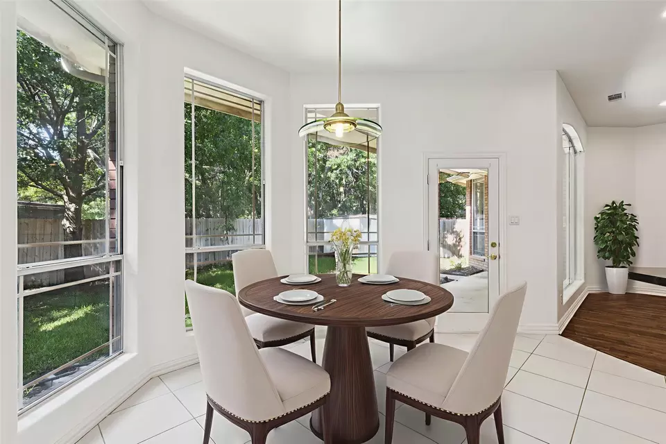Dining - 6919 Marina Shores Ct, Arlington, TX 76016 photo 4 of 4