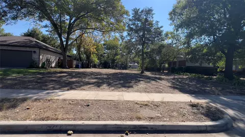 2808 Materhorn Dr, Dallas, TX 75228