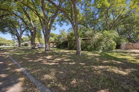 2856 Mimosa Park Dr, Richland Hills, TX 76118