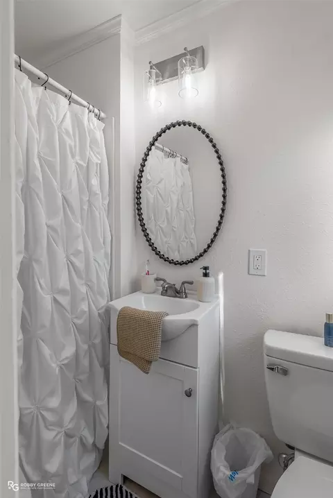 Bath - 146 Bolinger Hl, Plain Dealing, LA 71064 photo 1 of 2