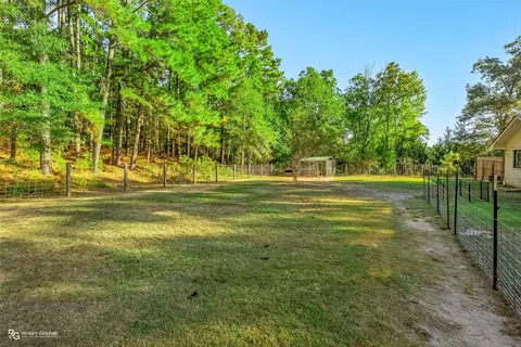 Exterior - 146 Bolinger Hl, Plain Dealing, LA 71064 photo 6 of 7