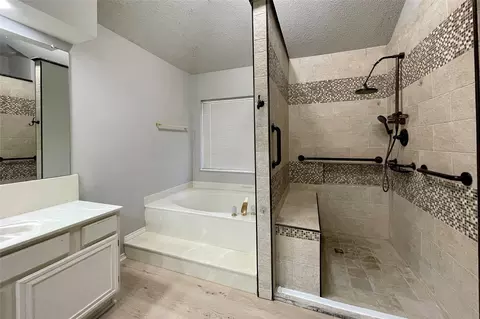 Bath - 1201 Case Dr, Mesquite, TX 75181 photo 1 of 1