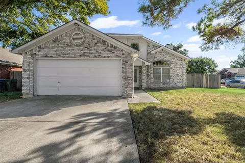 2810 Monthaven Dr, Arlington, TX 76001