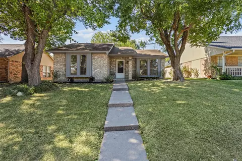 2005 Mobile Dr, Ennis, TX 75119