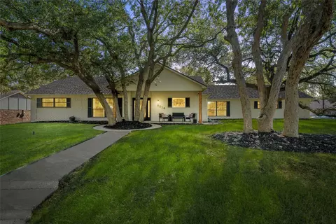 8210 Knottingham Dr, Woodway, TX 76712