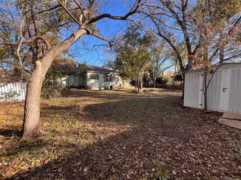 Exterior - 2271 Scripture St, Denton, TX 76201 photo 6 of 8