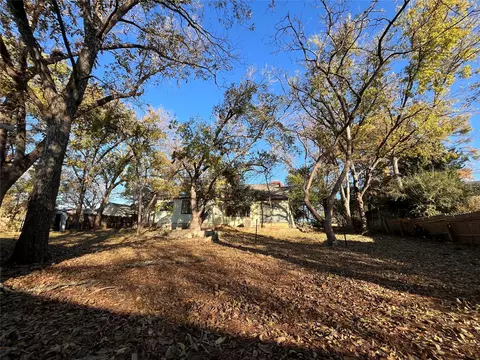 Exterior - 2271 Scripture St, Denton, TX 76201 photo 8 of 8