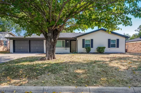 5320 Topper Dr, North Richland Hills, TX 76180