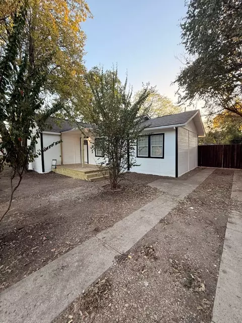 719 N Jefferson St, Lancaster, TX 75146