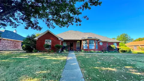 506 Pin Oak Dr, Terrell, TX 75161
