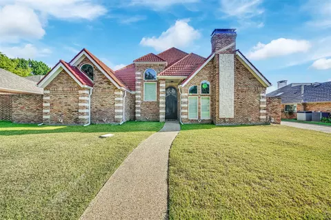2709 Oak Point Dr, Garland, TX 75044