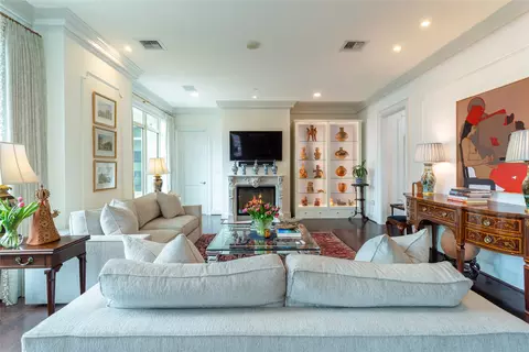 2525 N Pearl St #1004, Dallas, TX 75201