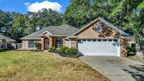1209 Timber Creek Dr, Weatherford, TX 76086
