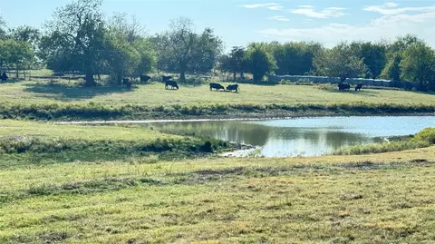 1258 County Road 352 Rd, Gainesville, TX 76240