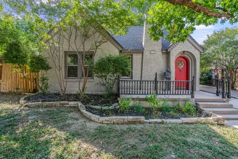 2312 Carleton Ave, Fort Worth, TX 76107
