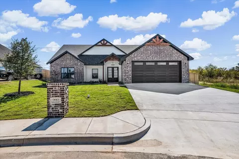 960 Gallant Fox Rd, Hewitt, TX 76643
